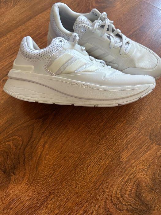 Обувки Adidas Ligtmotion+
