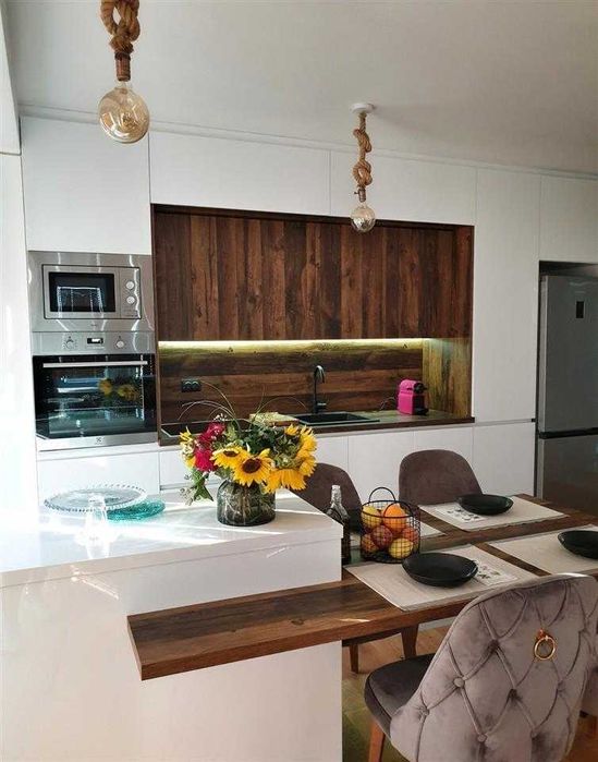 Дава се под наем Двустаен апартамент в Бургас, Изгрев - 67 кв.м за 153 € - Снимка #1