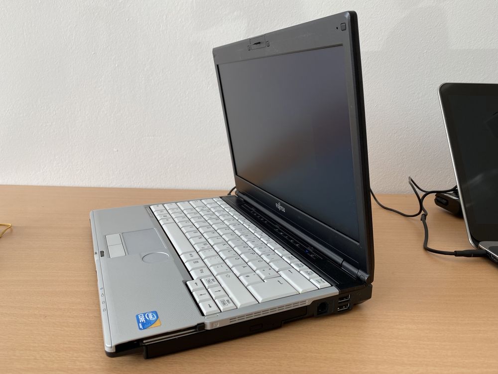 Лаптоп fujitsu lifebook s760 i5/4GB/160GB