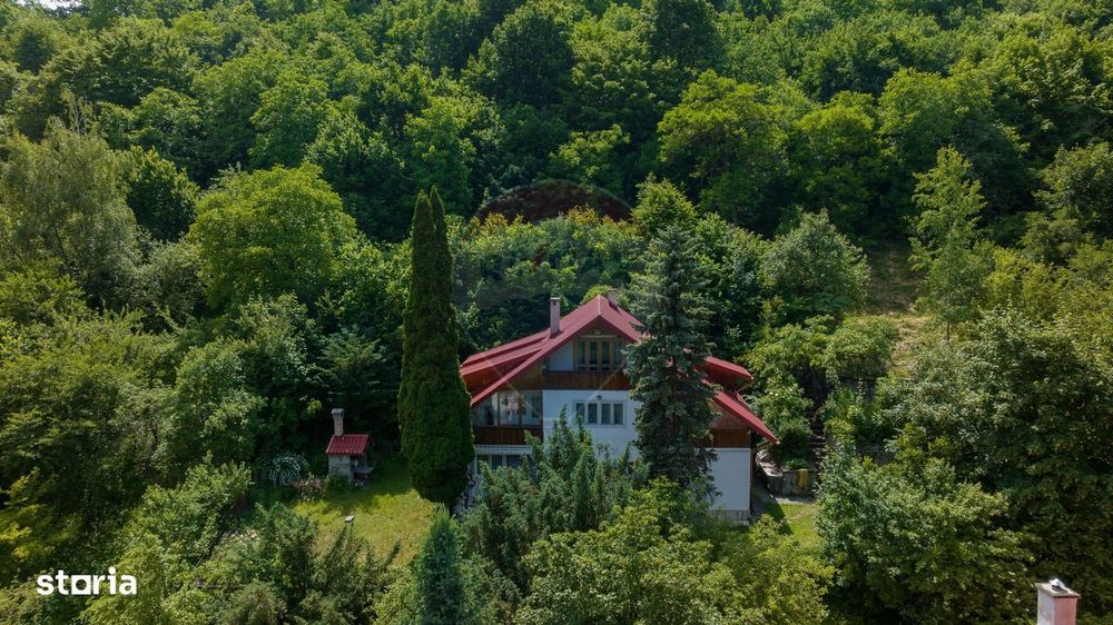 Vanzare două vile, cu potential investitional în Brașov, cartier Șchei