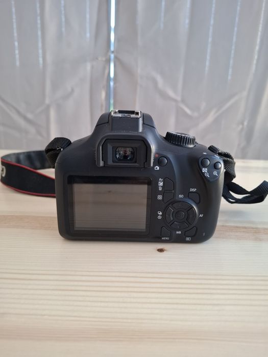 Aparat foto DSLR Canon EOS 4000D