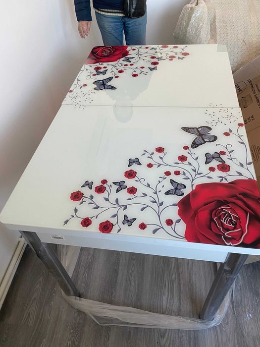 Set masa extensibila si 6 scaune Elt Modella, blat sticla