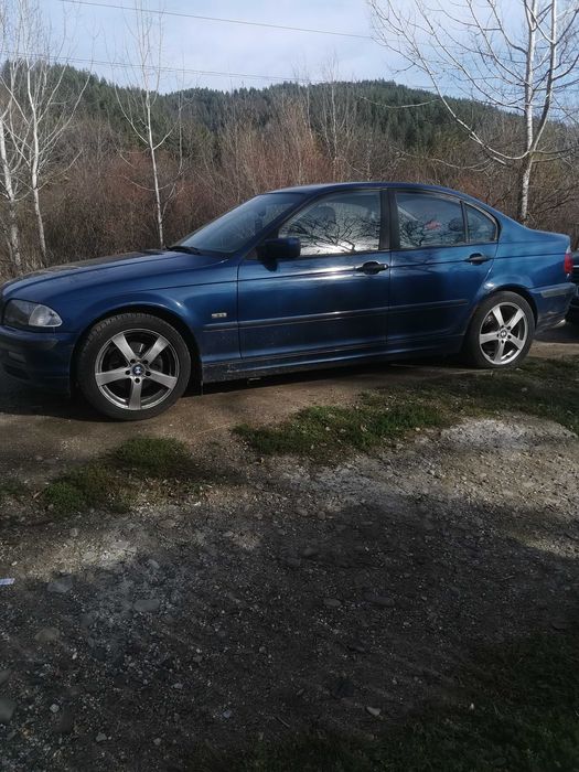 Vând BMW E 46  mai multe detalii la telefon