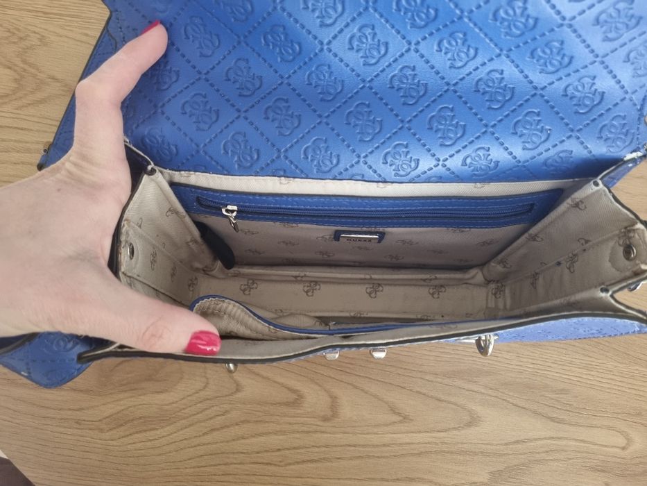 Дамска оригинална чанта Guess