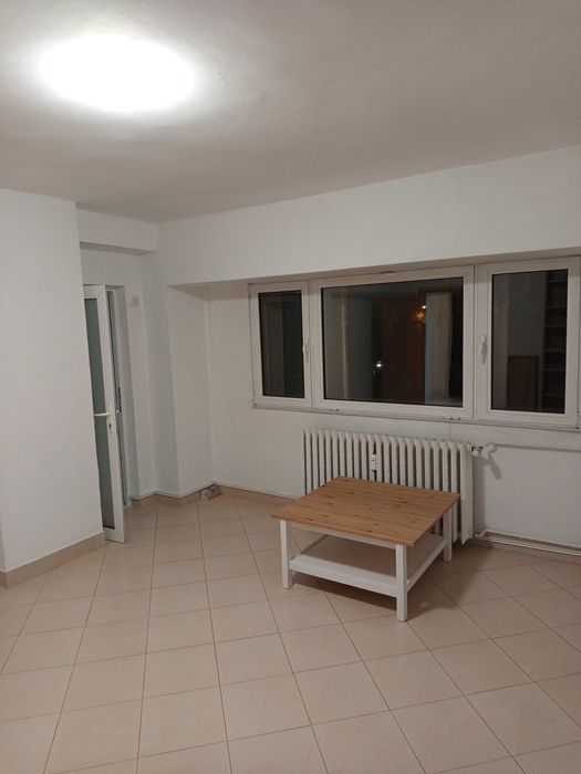 Chirie București, 2 camere, decomandat 500 €, lângă Palatul Parlament