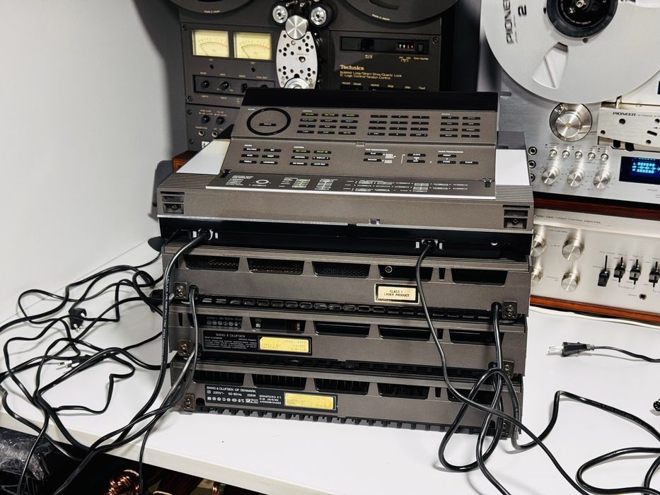 Linie audio completă Bang & Olufsen BeoSystem 5500,4 piese+TELECOMANDĂ