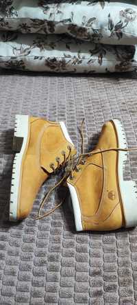 Bocanci timberland Nr 40.5