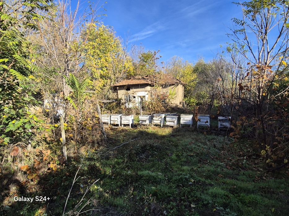 Стара къща 100кв. имот 1430кв.м. на асфалтирана улица !!!