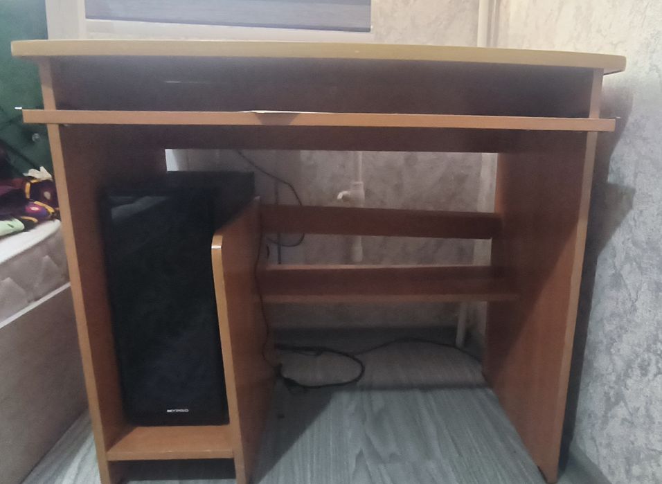 Стол компьютерный (для офиса) + кресло stol kompyuterniy