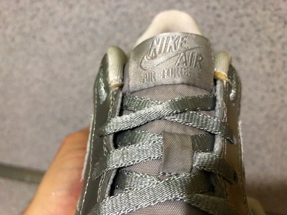 ОРИГИНАЛНИ *** Nike Air Force 1 Se Low / Metallic Silver & White