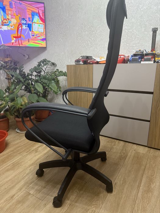 Офисное кресло metta