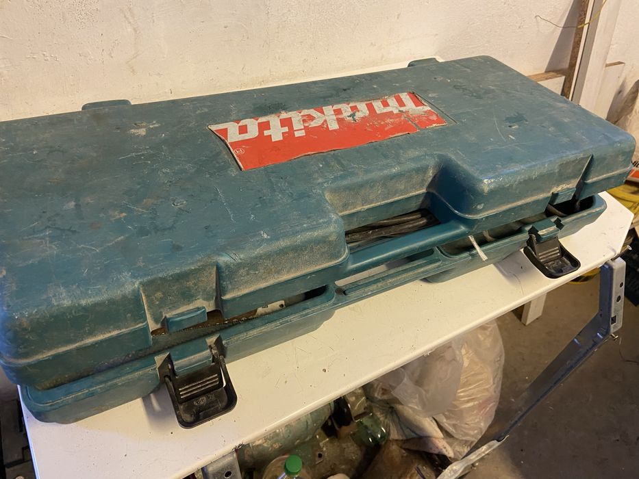 Електрическа ножовка Makita