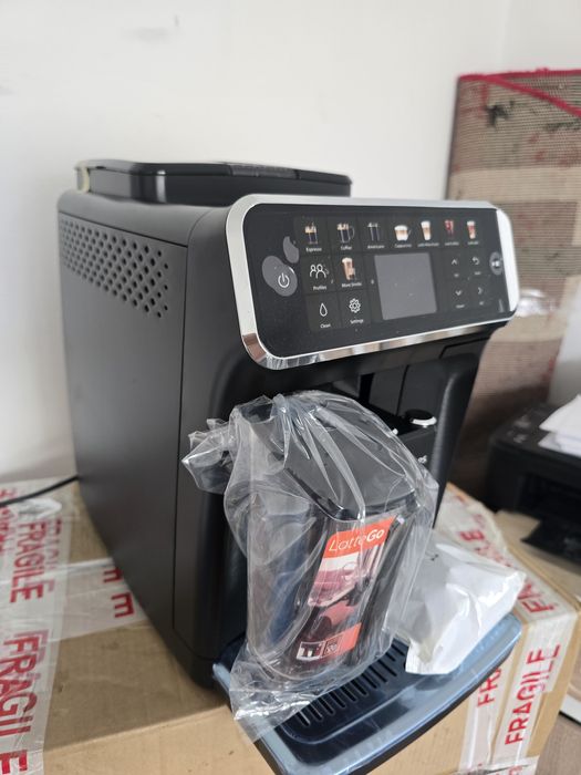 Espressor Philips LatteGo Seria 5500 Ep5541.