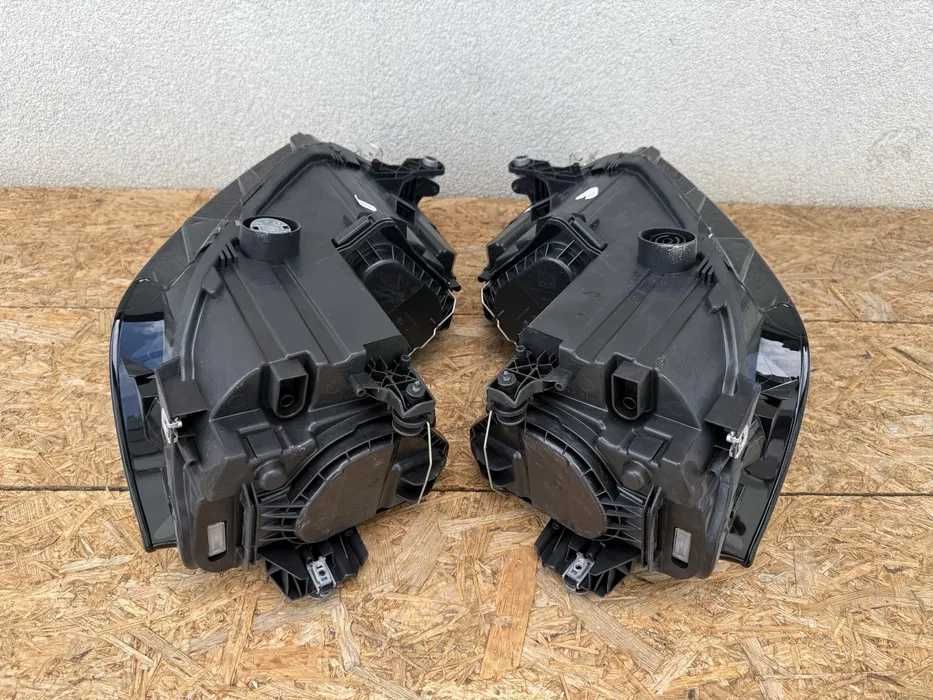 SET Far stanga dreapta VW Golf7 Sportsvan Break Halogen Originale NOI