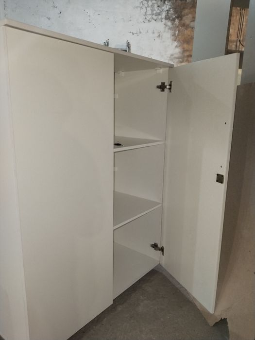 Шкаф  и принимаем на заказы