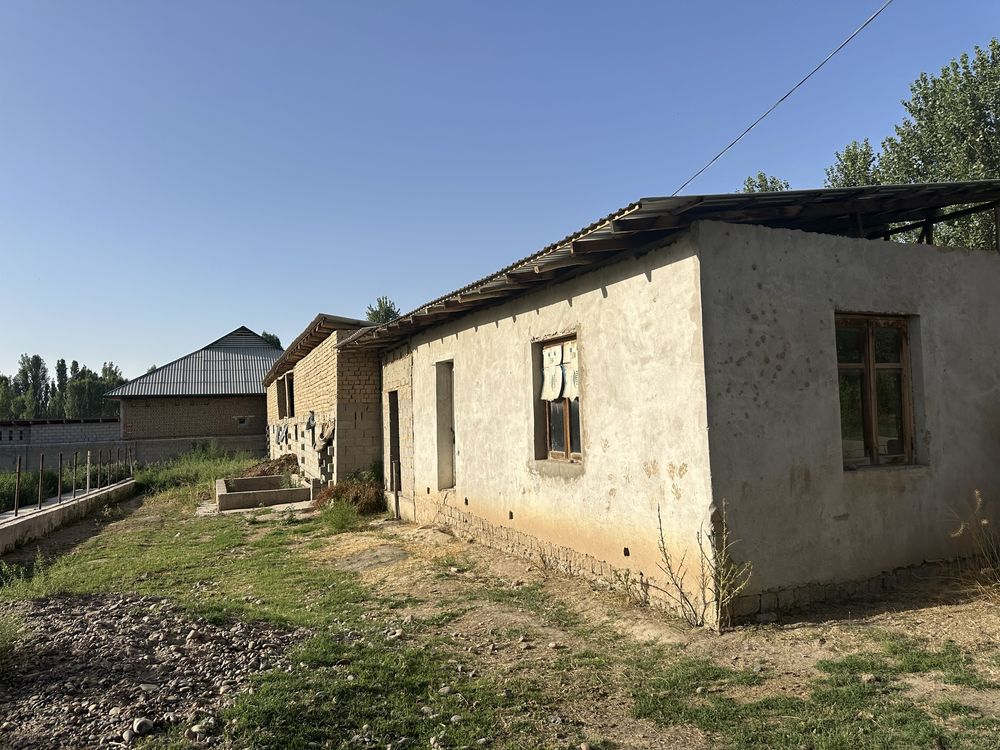 Продаётся земля в Чиназе. Самарканд мфй. Газ свет есть