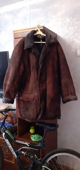 Продам Куртки .размер XL.