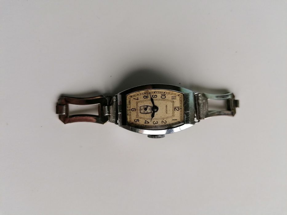 Механичен дамски старинен часовник "Звезда"