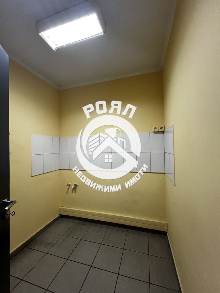 Дава се под наем Офис в Пловдив, Център - 140 кв.м за 700 € - Снимка #4