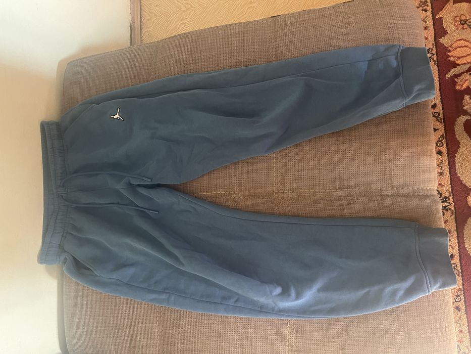 Vand pantaloni originali Jordan marimea M