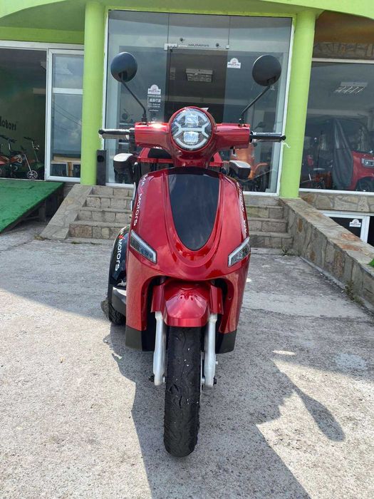 Електрическа триколка 1500 вата 60 волта  Famouse тип скутер