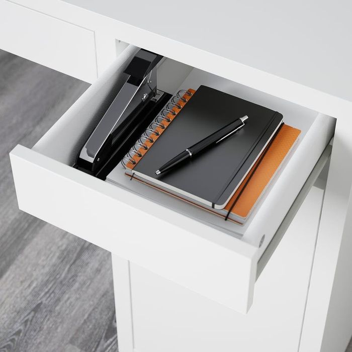 Birou cu scaun copil IKEA