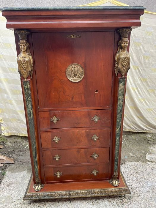 Secretaire•••Empaier•••vechi