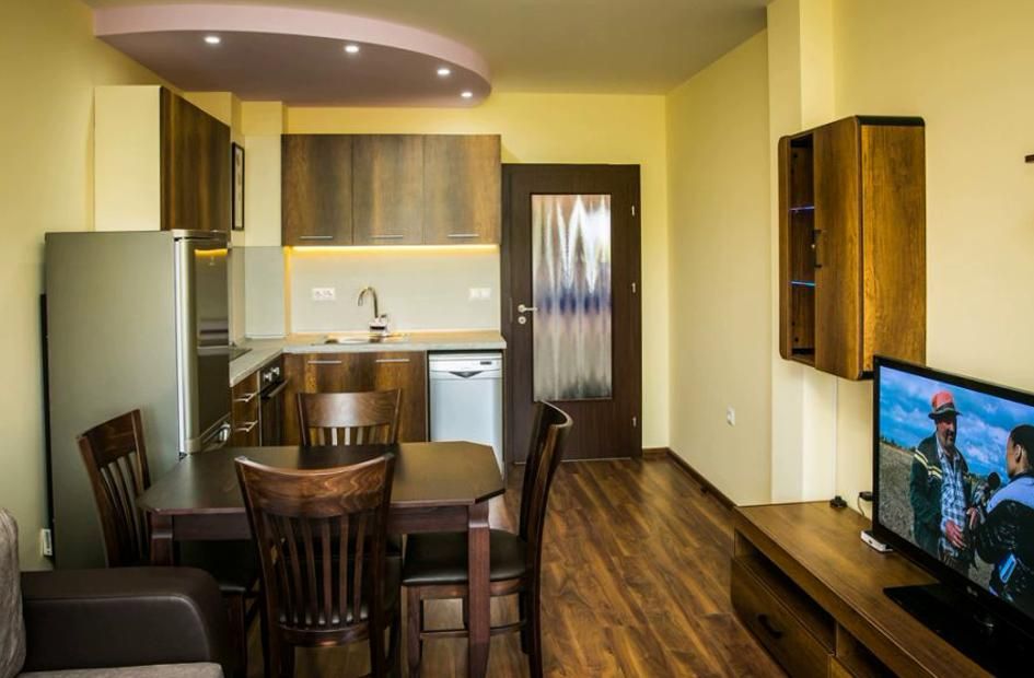 Дава се под наем Двустаен апартамент в Пловдив, Христо Смирненски - 72 кв.м за 350 € - Снимка #1