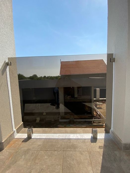 Balustrade sticla interioare esterioare,fatade,pereti cortina,placari