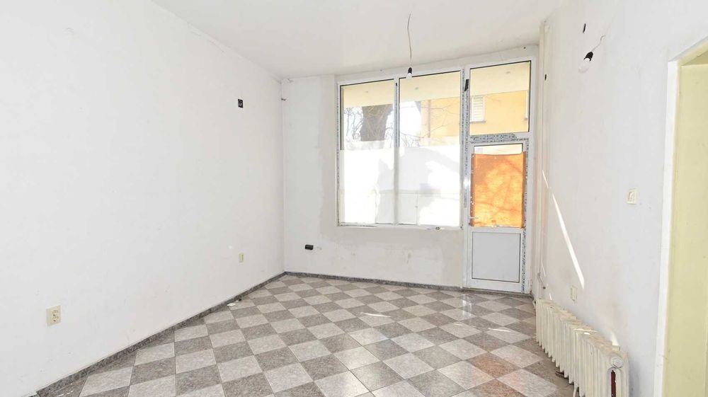 Партерен магазин в гр. Перник, идеален център