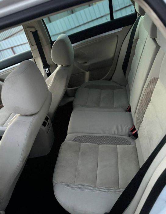 Volkswagen Golf VI 1.6 TDI
