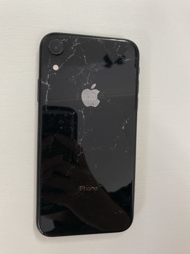 iPhone XR, 64ГБ, треснут корпус, 77%