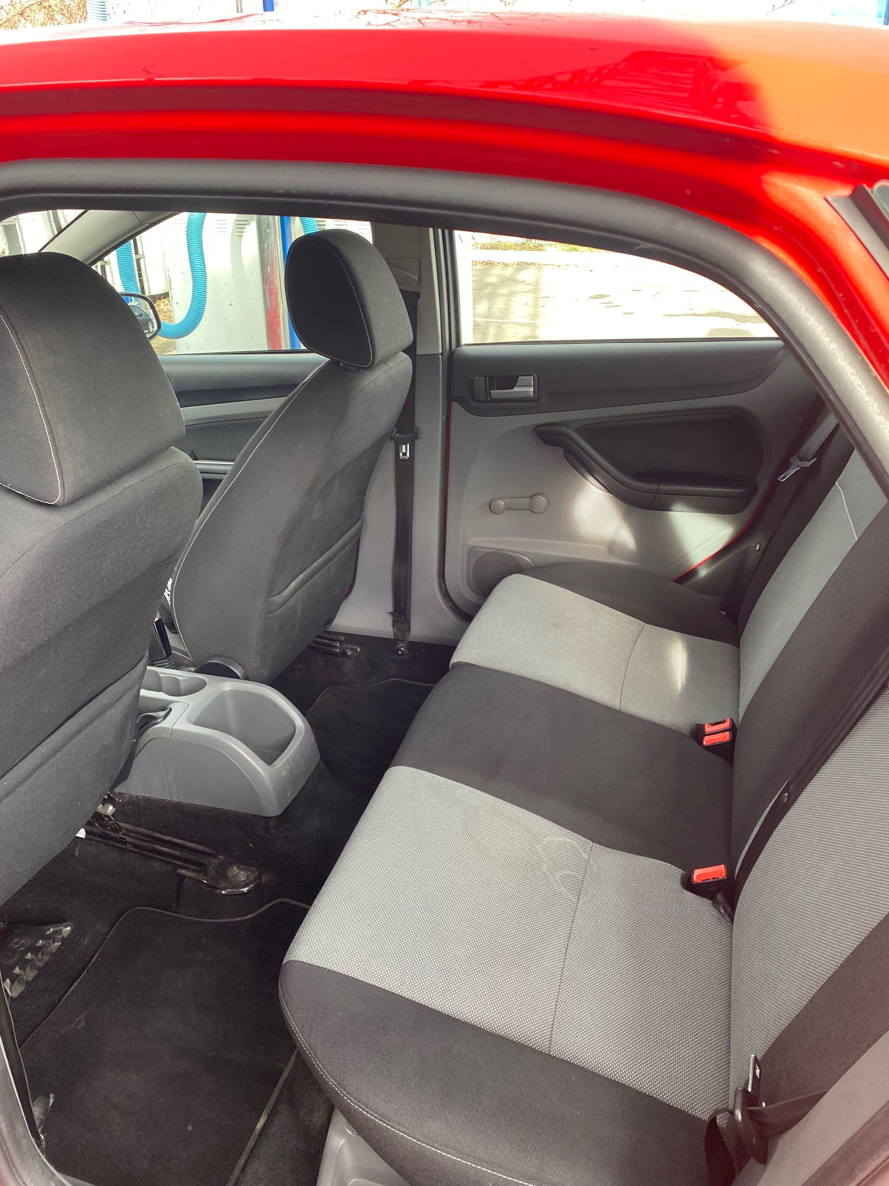 Продавам Ford Focus
