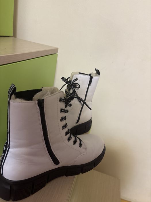 Ghete Albe Rieker dama