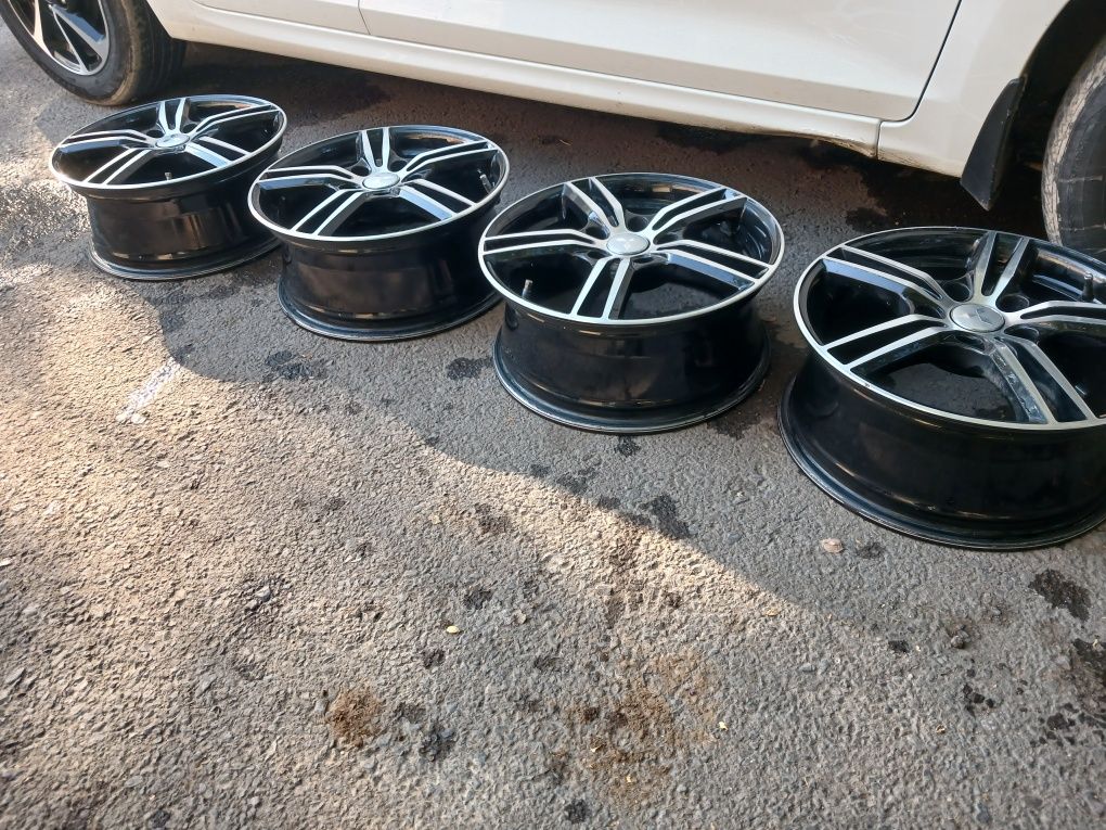 Комплект дисков R 16 .