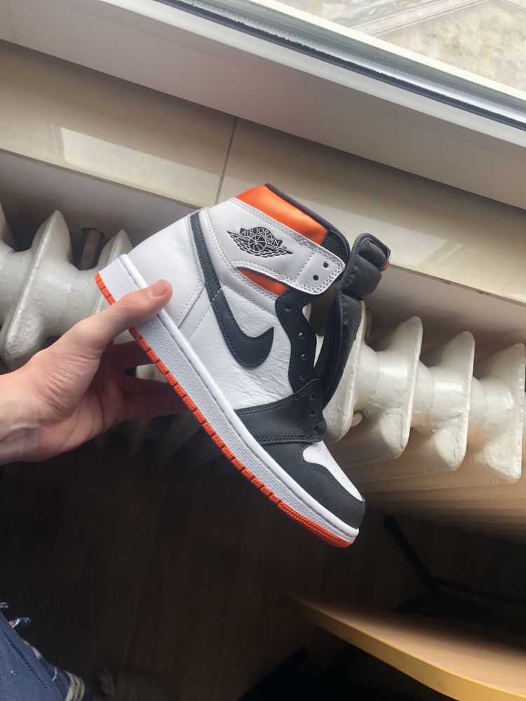 Jordan 1 electro organe