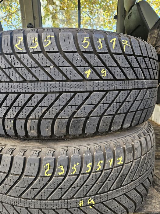 Гуми 235/55/17 2броя Всесезонни