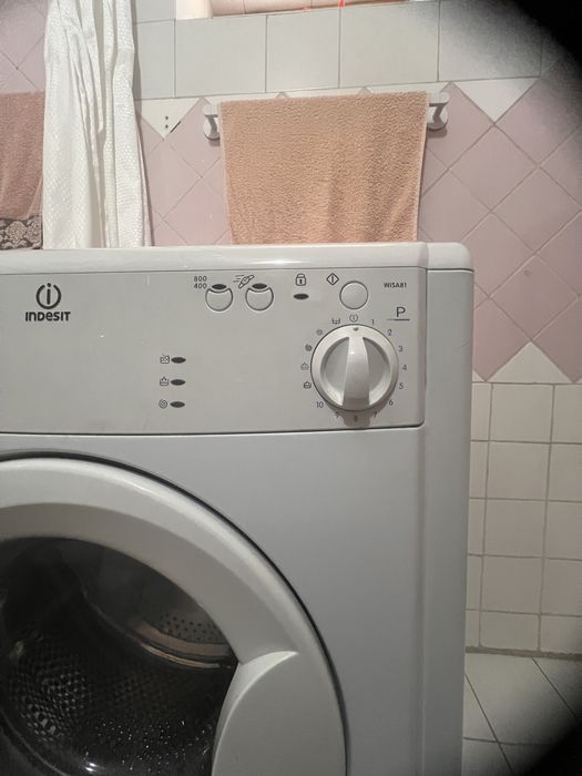 Продаётся стиральная машина indesit