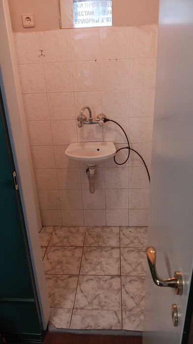 Дава се под наем Магазин в Червен бряг - 15 кв.м за 300 € - Снимка #3