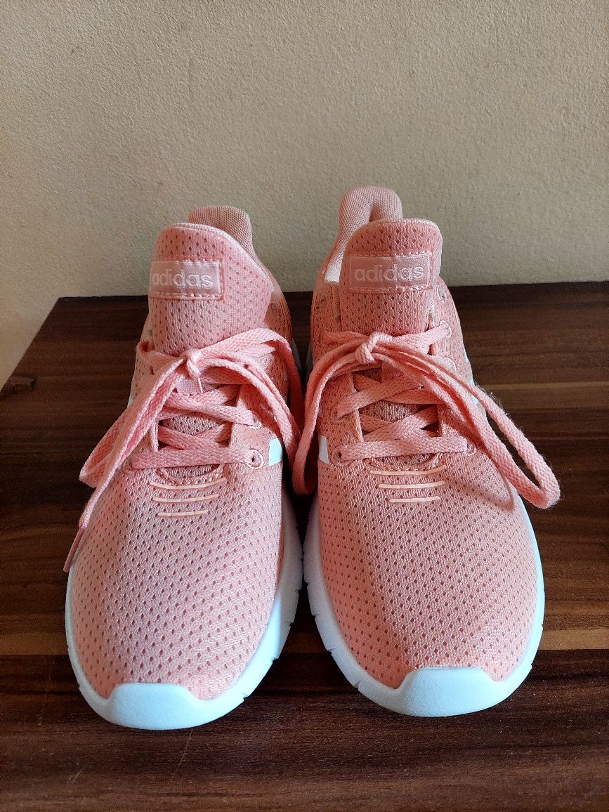 Adidas оригинални маратонки