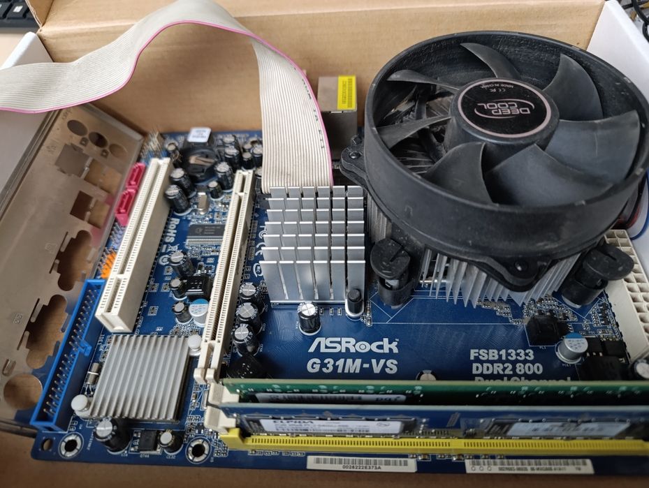 Материнская плата ASRock G31M (сокет775) , процессор C2D E5500, ОЗУ 4
