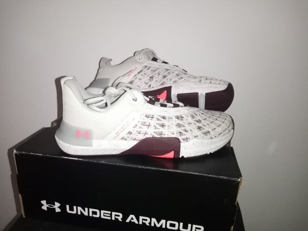 Adidasi Under Armour