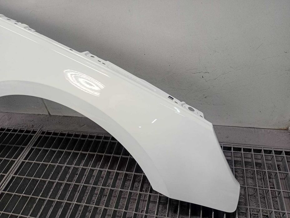 Aripa Fata Dreapta Audi A4 B9 An 2015-2018 (LY9C (Alb))