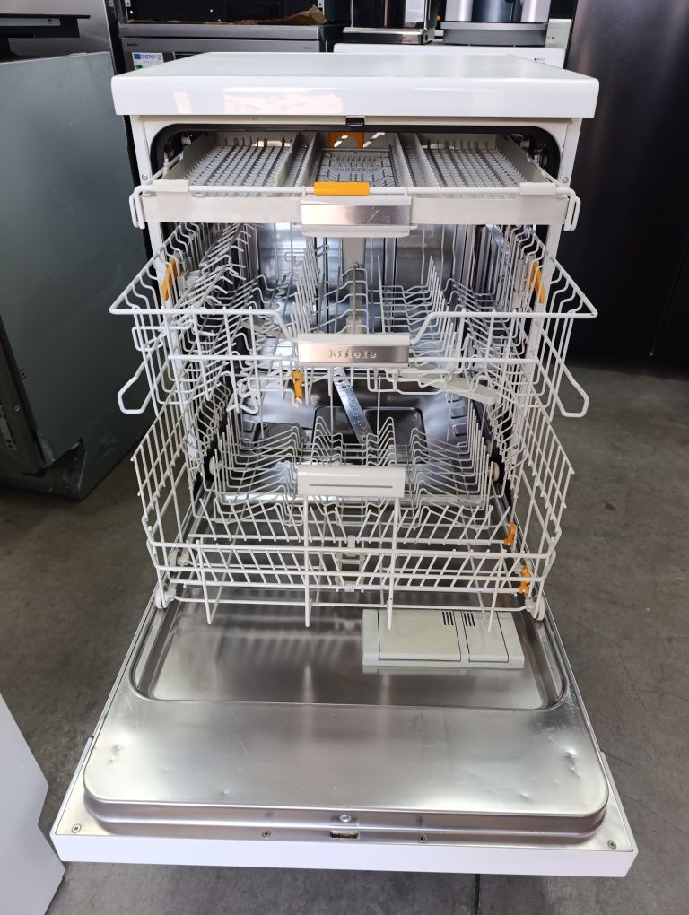 Съдомиялна Свободно стояща Miele