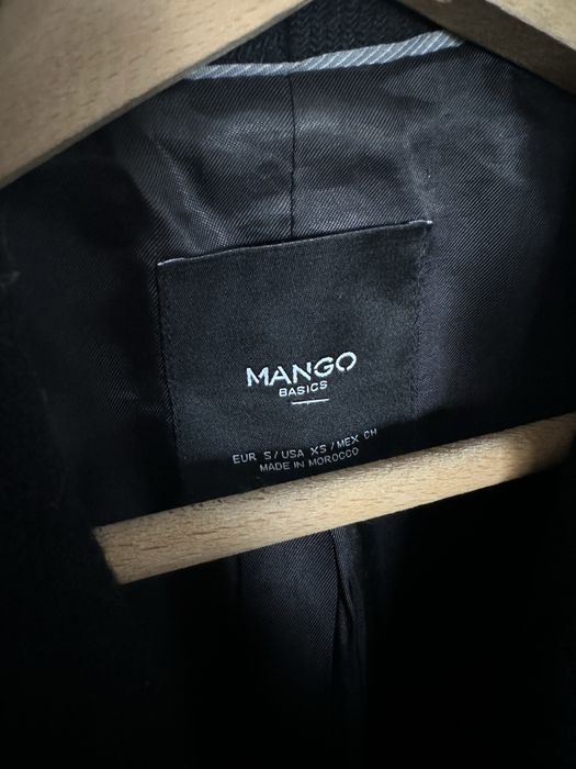 Вълнено палто Mango