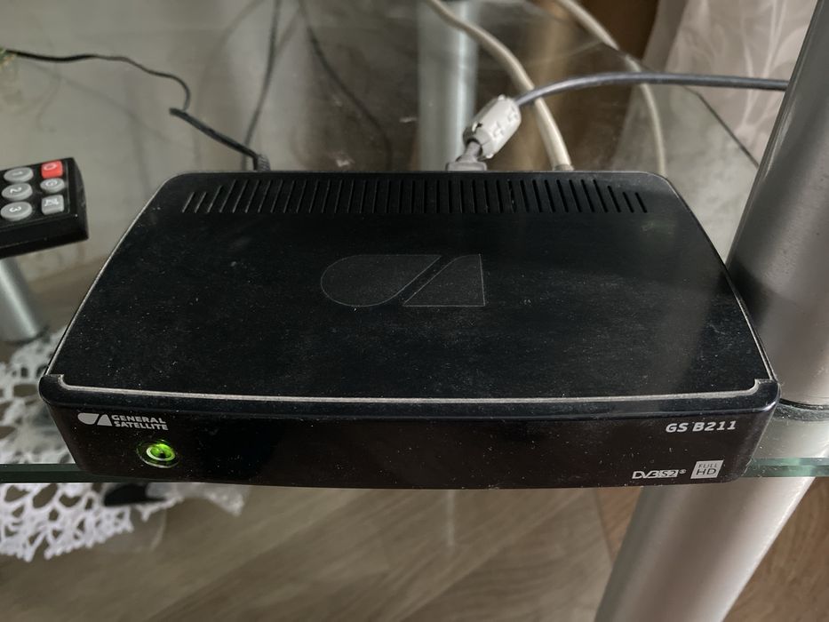 Спутниковый ресивер HD и антенна с конвертором