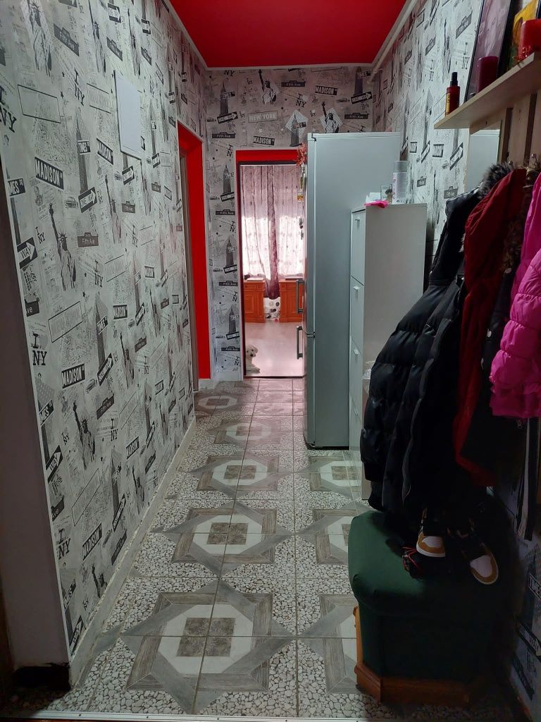 Apartament 3 camere zonă foarte liniștită ideal pentru oameni invarsta