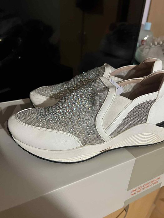 Дамски спортно - елегантни обувки