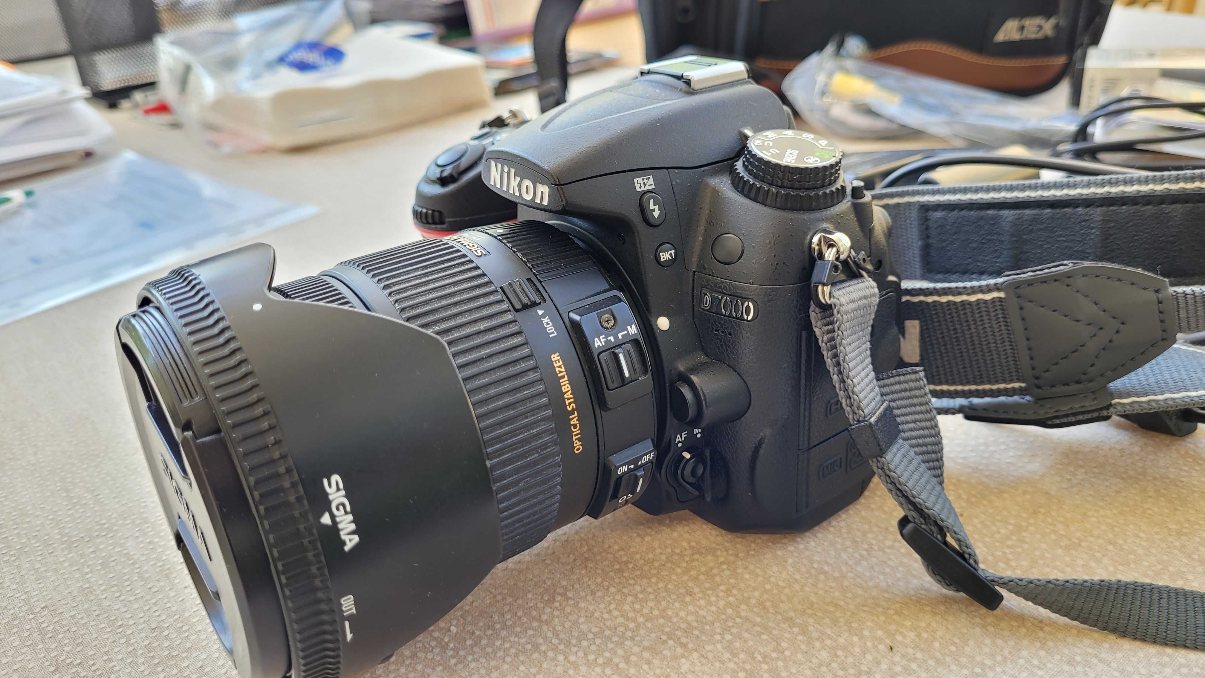 NIKON DSLR D7000 (16200 cadre) + Sigma 17-50 F 1:2.8 + Kit Complet