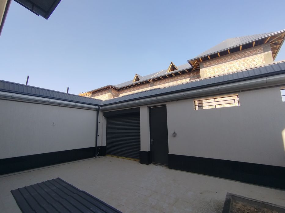 Янги курилган уй сотилади 2сотих 7хона Зангиотада